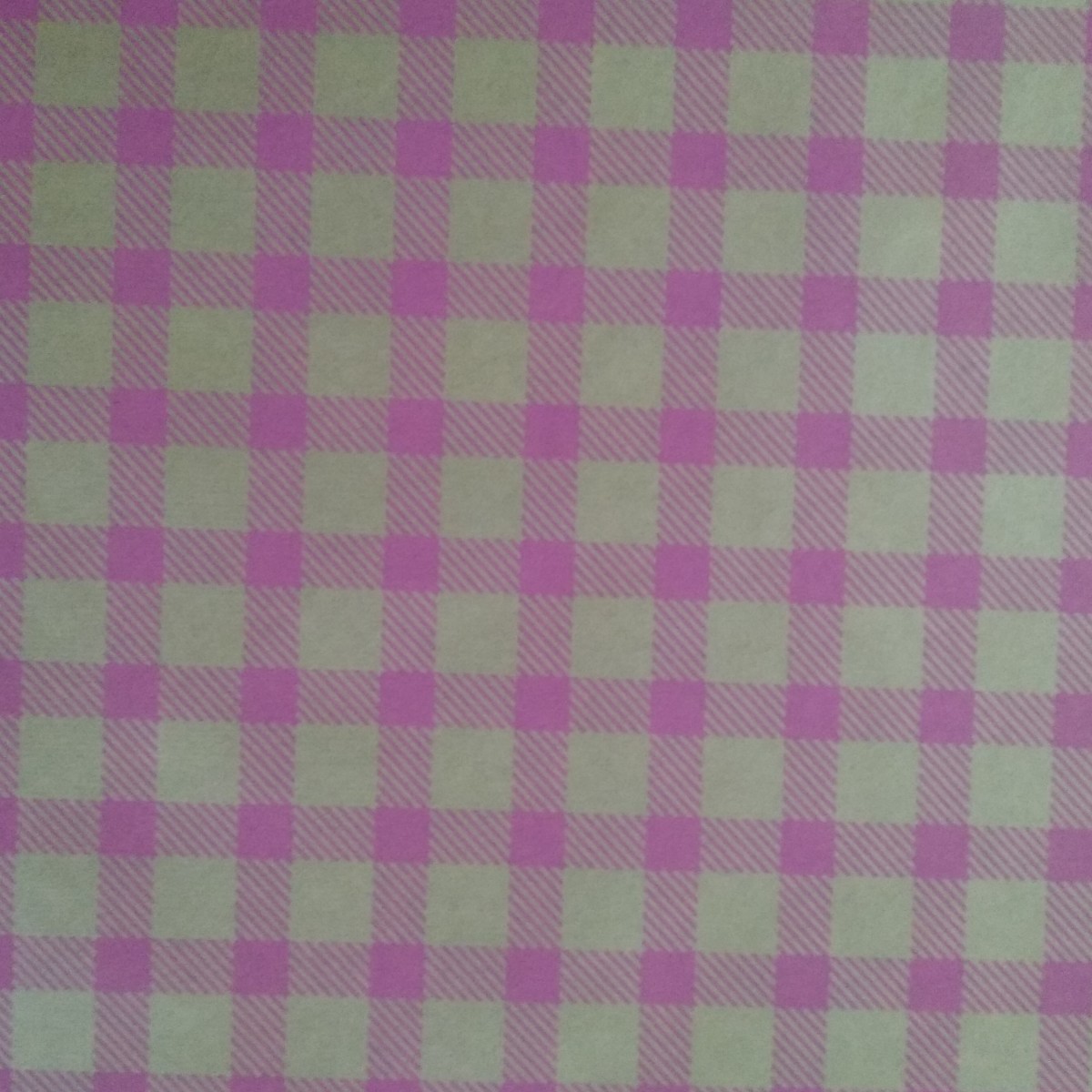 7211 Chex Print Strong Pink 50cmx25m Kraft Paper - 1 Roll 