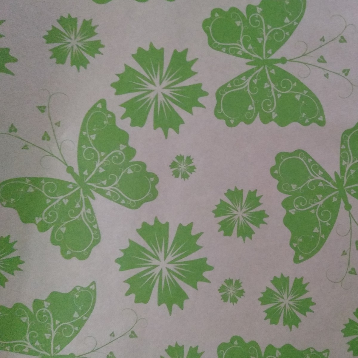 7208 Butterflies Print Lime Green 50cmx25m Kraft Paper - 1 Roll