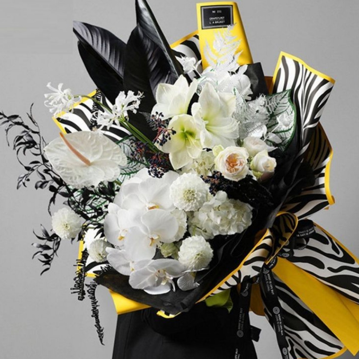 7804 Yellow & Black Pearl Zebra Print  58x58cm (20 Sheets)