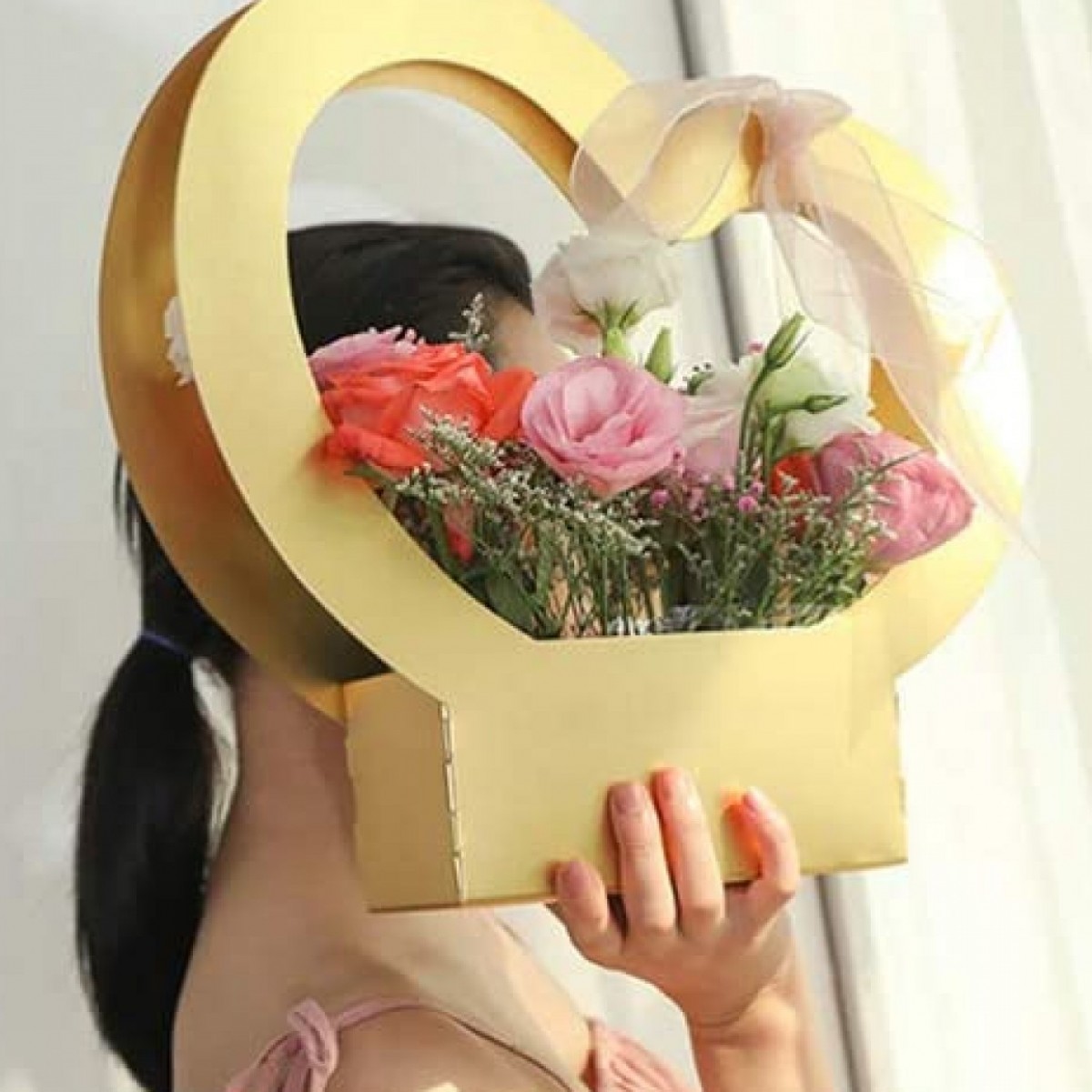 5047 Gold Heart Handle Paper Flower Bag  (10 Nos)