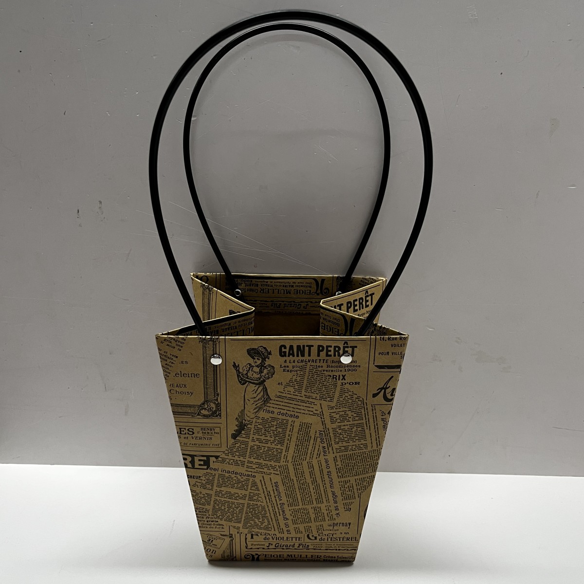 5755 Conical Flower Bag News Paper Printed Brown & Black 10x1