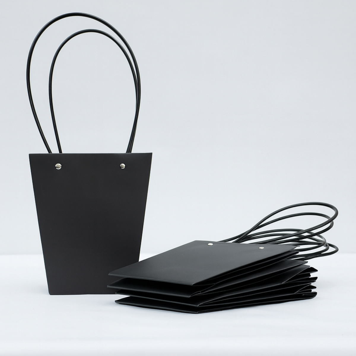 5765 Conical Flower Paper  Bag Black (10 Nos) 17x11.5x20cm 