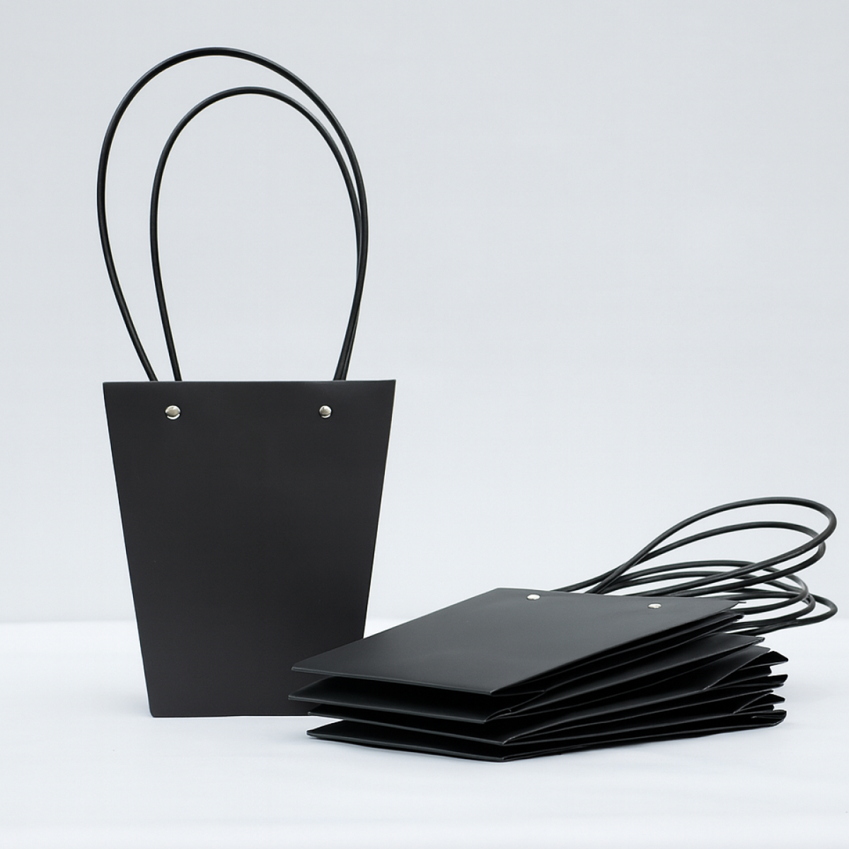 5765 Conical Flower Paper Bag Black (10 Nos) 17x11.5x20cm